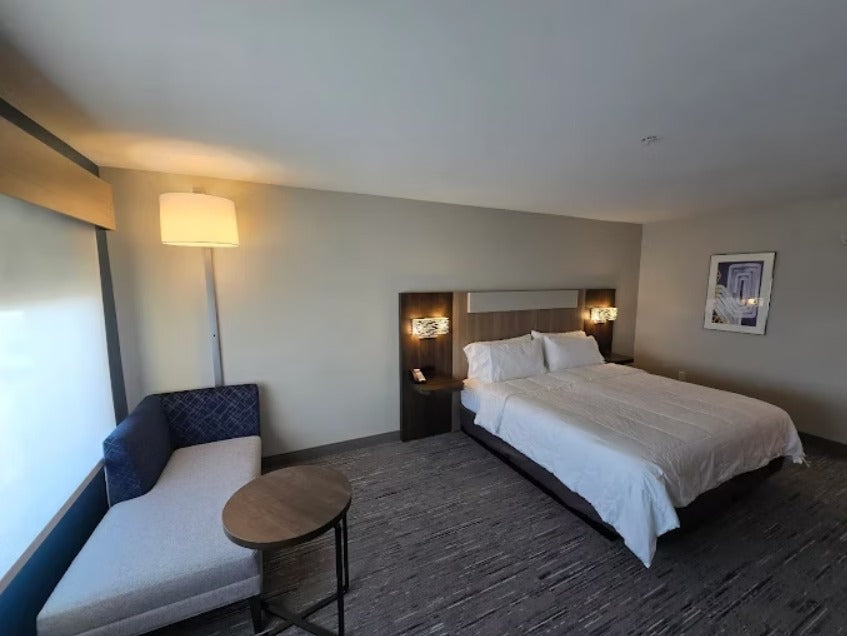 Indoor Holiday Inn Express Lighting